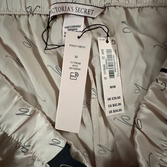 Victoria’s Secret ~ Set of 3 ~ Satin Lounge Shorts ~ 1 NWT/2 Preloved ~ size M - Picture 6 of 14